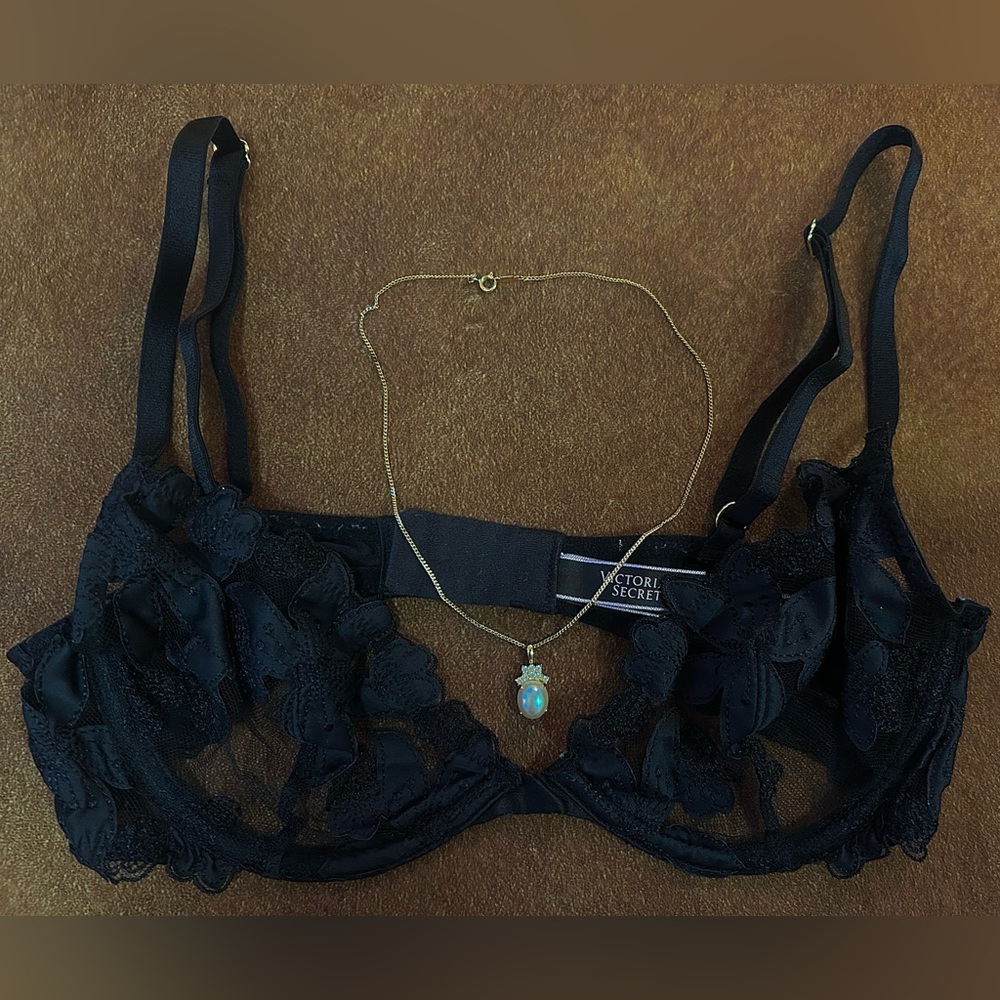 Deadstock Black Floral Lace Victorias Secret Bra